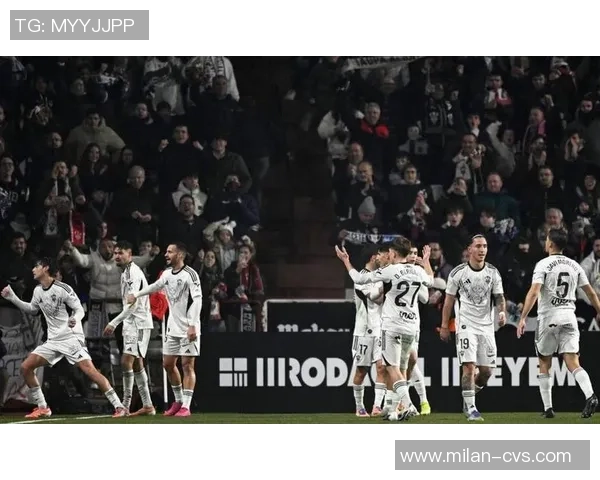 意甲激战：多特蒙德6比2逆袭皇马绝杀瞬间震撼全场数据深度解析